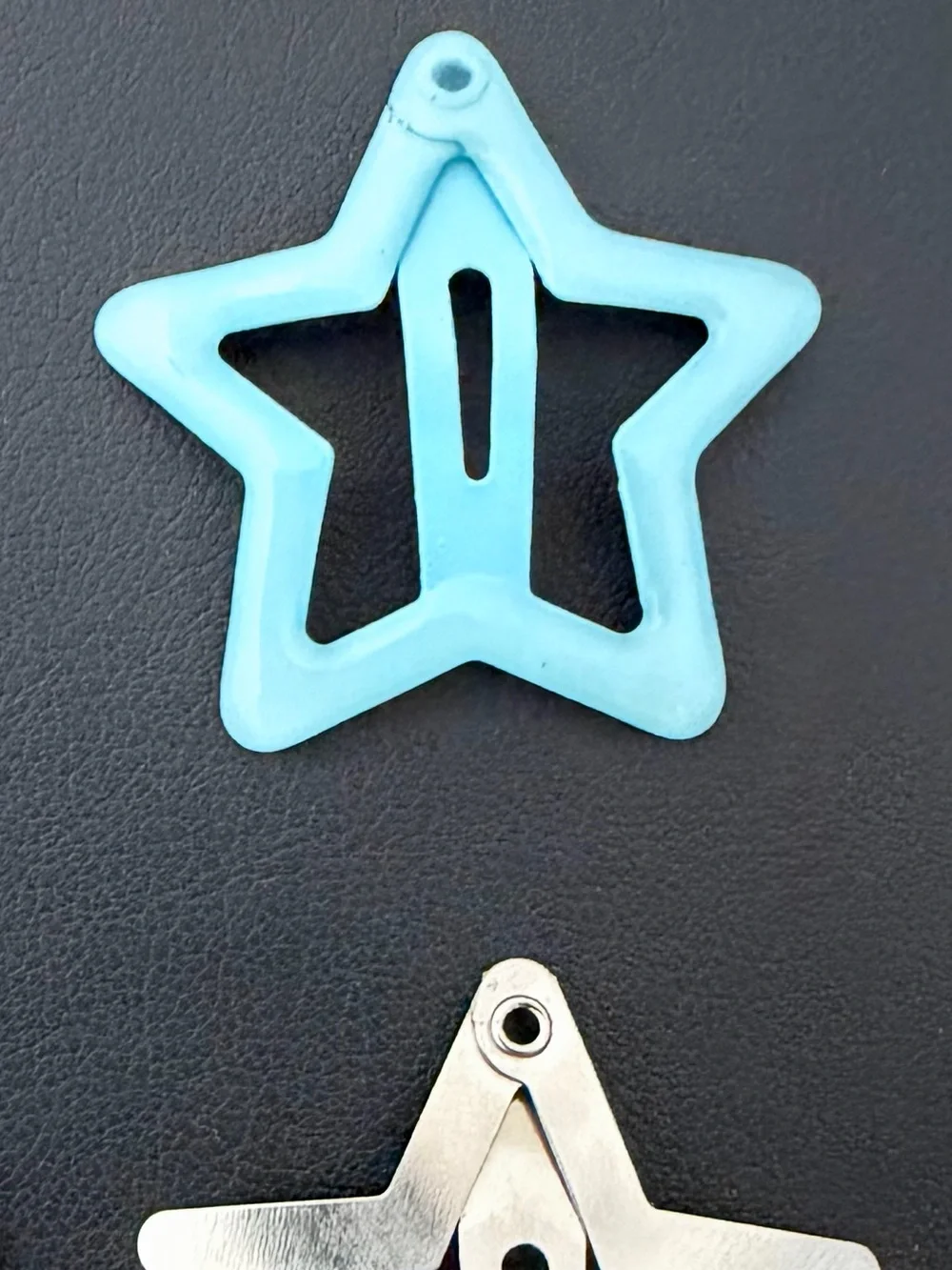 5 Snap Metal Hair Clips Barrettes ~ 1 Glow in Dark Blue Star, 1 Black, 3 Silver